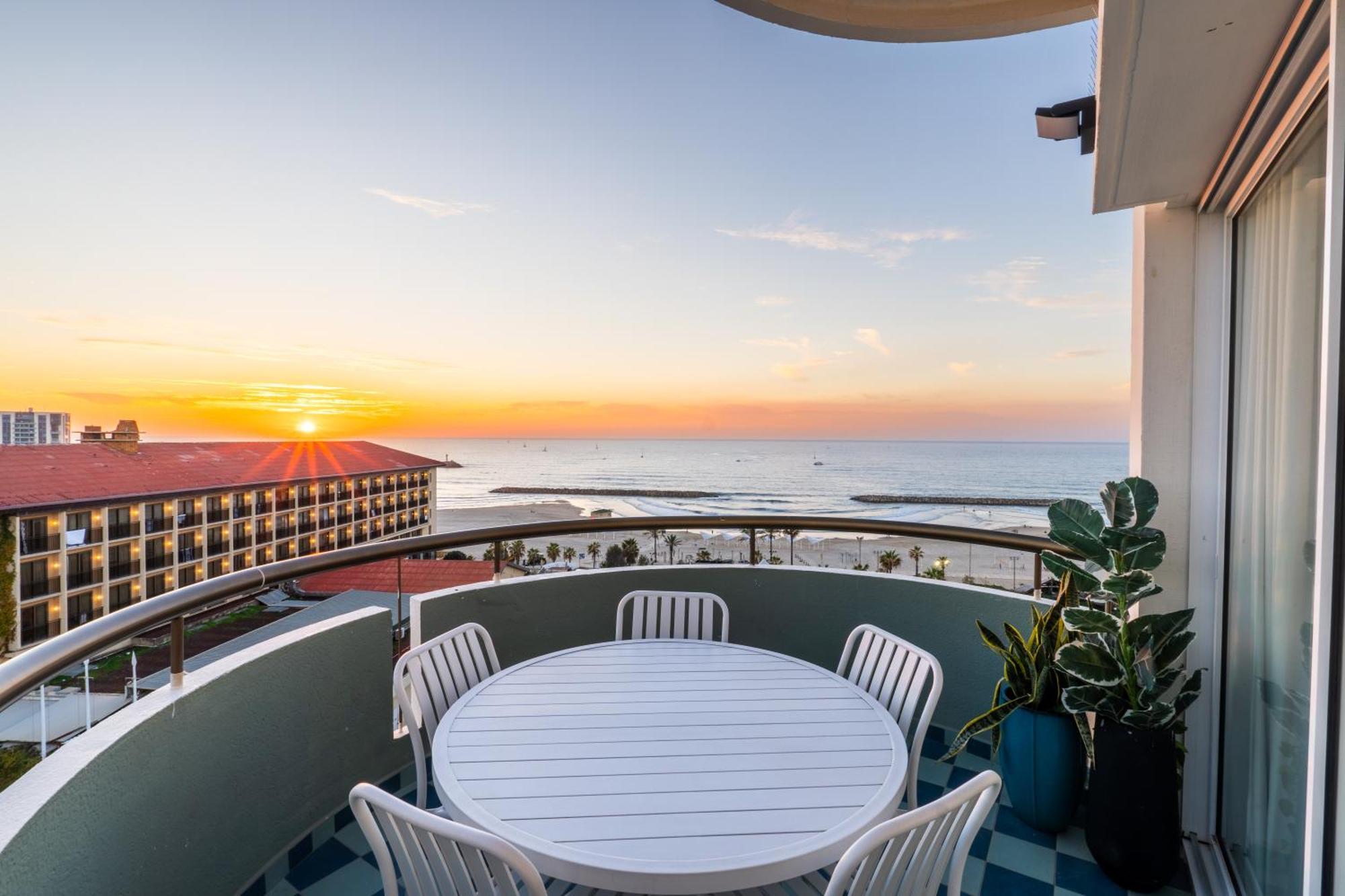 Sunsets Paradise 2Br With Parking By Beachfront Stay Herzliya Exterior foto
